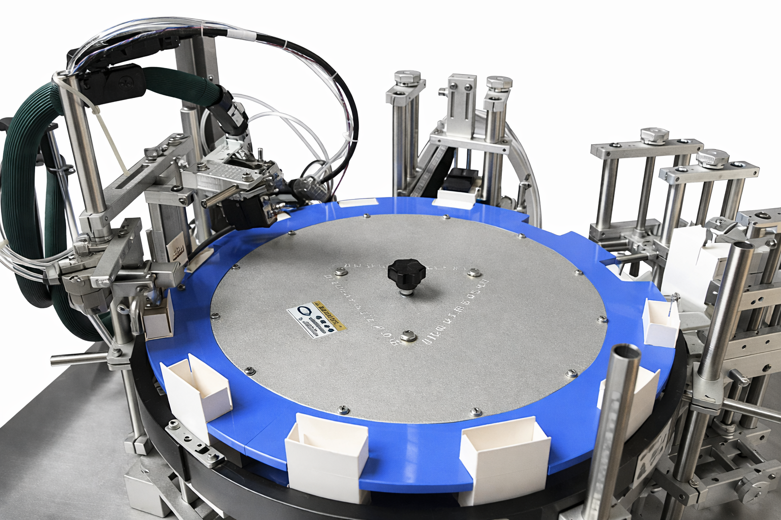 vertikālās kartonē&scaron;anas iekārtas rotējo&scaron;ais mezgls